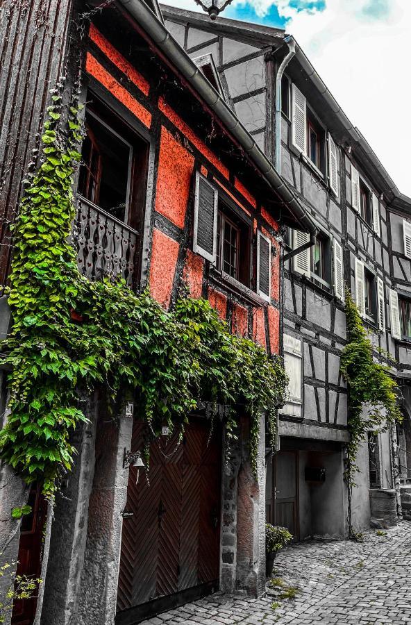 La Maison Rouge Au Coeur De La Ville. Riquewihr Exterior photo