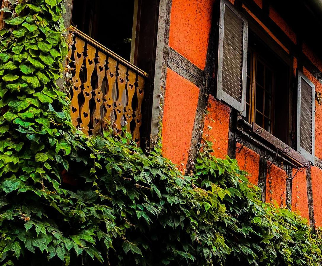 La Maison Rouge Au Coeur De La Ville. Riquewihr Exterior photo