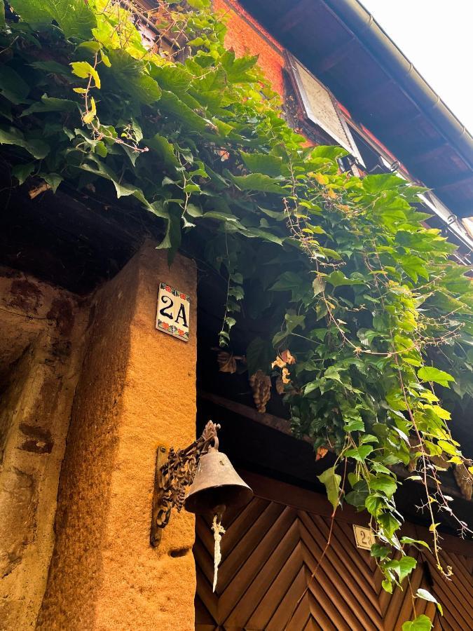 La Maison Rouge Au Coeur De La Ville. Riquewihr Exterior photo